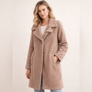 Cozy Women's Teddy Jacket in Light Pink